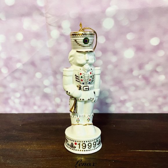 Lenox Nutcracker ornament, gold trim, red and green accents - Picture 9 of 14